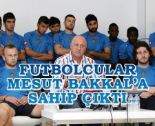 A.Gücü'nde futbolcular Bakkal'a sahip çıktı