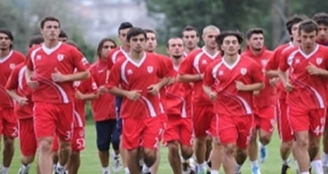 "Samsunspor dimdik ayakta"