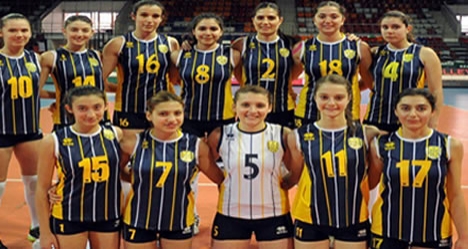 Voleybol'da katılım bedeli ödendi...