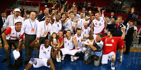 Basketbol ve voleybolda TED Kolejliler farkı!