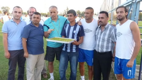 Adana Demirspor'a taraftar desteği..