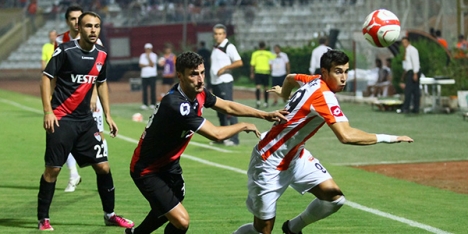 Adanaspor dibe vurdu