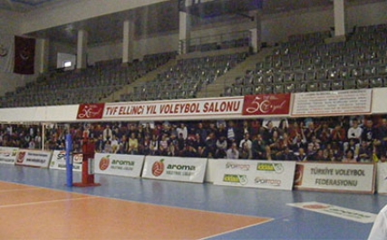 Voleybolcuların eşyaları çalındı