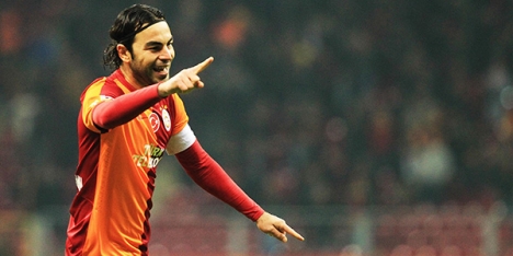 Selçuk İnan 5 yıl daha Galatasaray'da