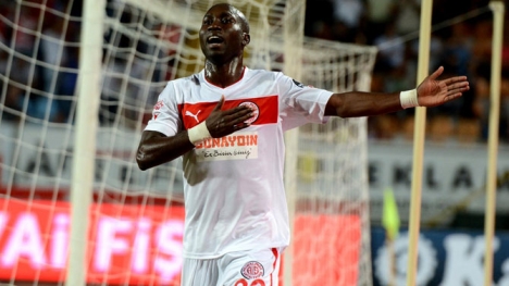 Antalyaspor'da Isaac gidiyor, Diarra kalıyor!