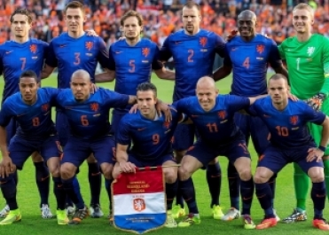 Hollanda,Galler'i 2 golle geçti!