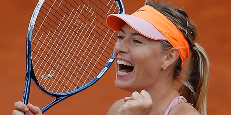 Sharapova yarı finalde!