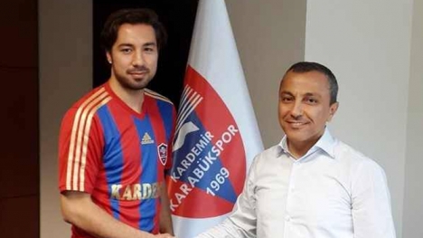 Karabükspor, Emre Güngör'e imza attırdı..