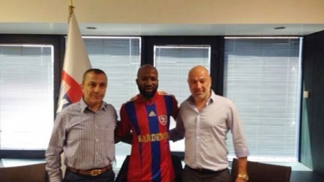 Karabükspor'da imzalar atıldı..