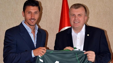 Konyaspor'da Marica ve Djalma imzaladı..