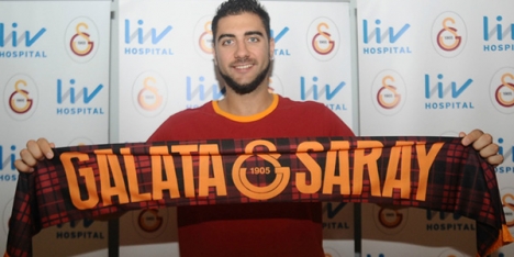 Galatasaray'da Aradori imzaladı!