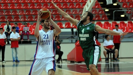 Anadolu Efes, Darüşşafaka'yı farklı geçti...