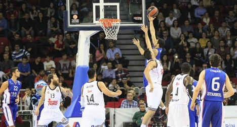 Anadolu Efes son saniyede Real Madrid'i devirdi!