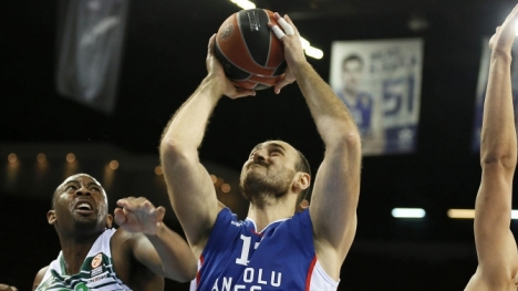 Anadolu Efes'e sakatlık şoku!