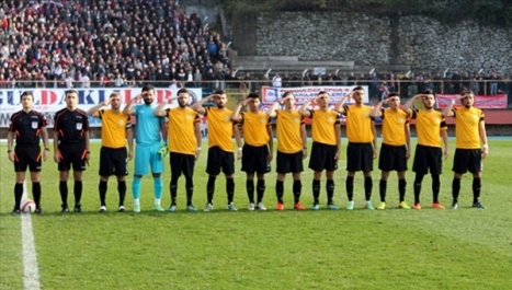 Şekerspor'dan Asker selamlı protesto!