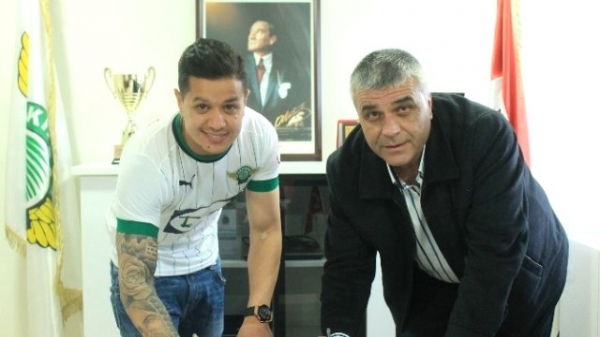 Akhisar Belediyespor'da transferler sürüyor...