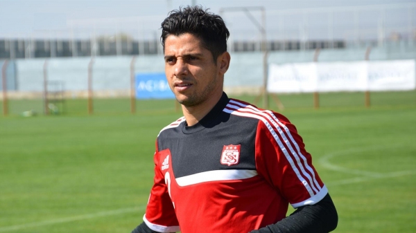 Cicinho: "Sivasspor ve Beşiktaş transfer için görüştü"