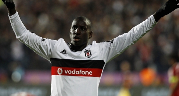 Demba Ba'dan tüm dünyaya 61:8 mesajı!