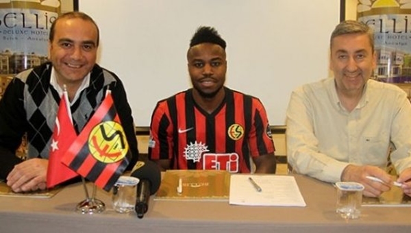 Eskişehirspor, Nzuzi Toko'yu transfer etti