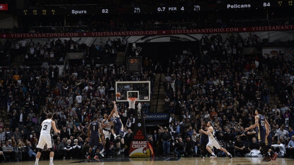 Ömer Aşık kendi potasına attı, Pelicans Spurs'e mağlup oldu!