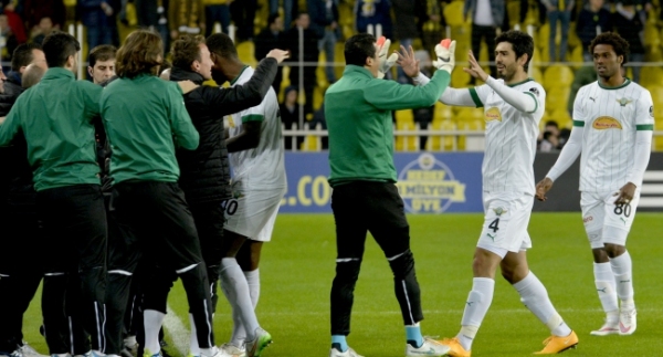 Akhisar alt sıralardan kurtulmakta kararlı