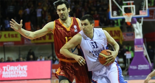 Anadolu Efes, Galatasaray'ı devirdi...