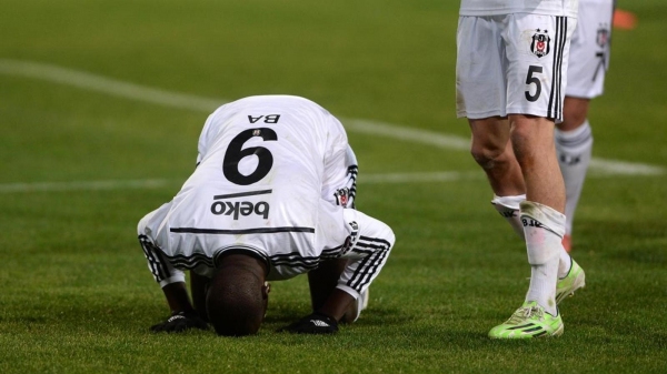 Demba Ba: "Allah'a dua ederek sakin kalıyorum"