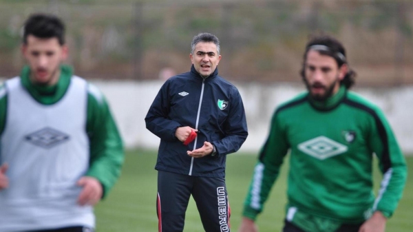 Denizlispor'da Mehmet Altıparmak'a güven tam