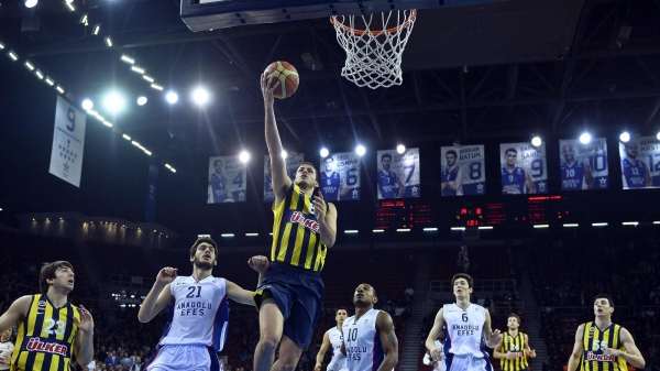 Fenerbahçe Ülker, Anadolu Efes'i mağlup etti