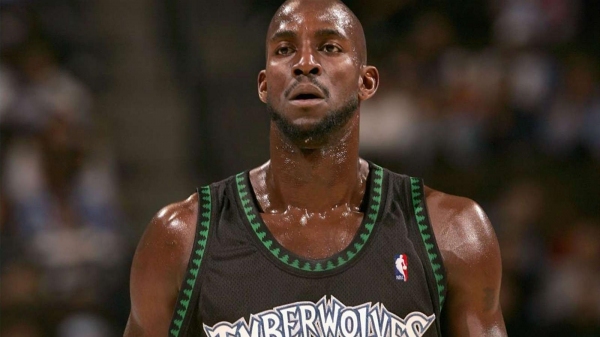 Kevin Garnett yuvaya geri döndü