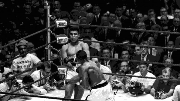 Muhammed Ali'nin eldivenlerine 956 bin dolar