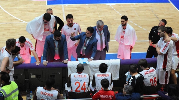 Uşak Sportif Fransız rakibini rahat geçti