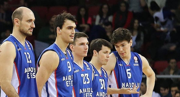 Anadolu Efes farklı kazandı!