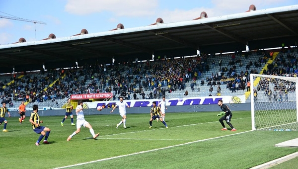 Ankaragücü'nde iki tribün grubu birleşti