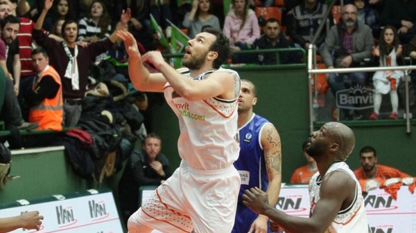 Banvit 75-71 Paris Levallois