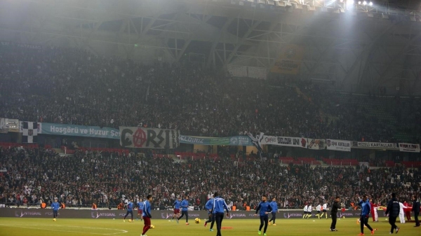 Beşiktaş'ın iki tribününe kapatma cezası