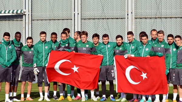 Bursaspor 3 eksikle çalıştı..