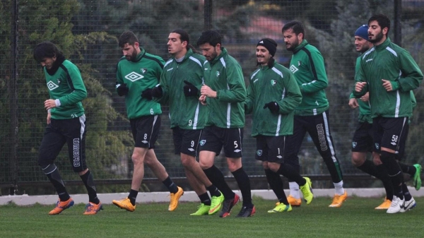 Denizlispor küme düşmeyi aklına getirmiyor