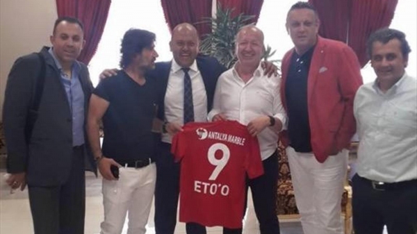 Antalyaspor yönetimi Eto'o'yu almaya gitti