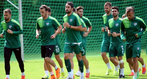 Bursaspor, güçlü rakibiyle berabere kaldı