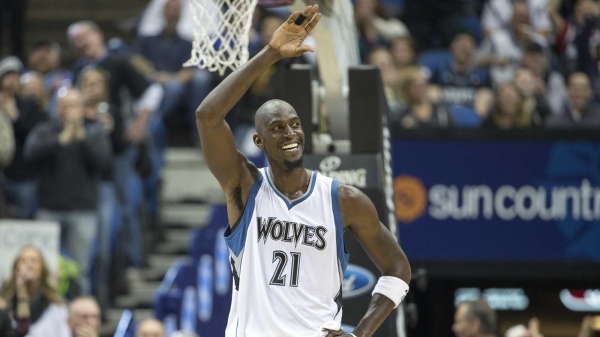 Kevin Garnett iki yıl daha Timberwolves'ta