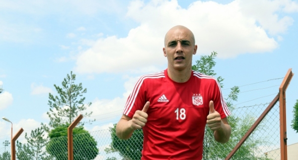 Aatif Chahechouhe: "Sivasspor'da çok mutluyum"