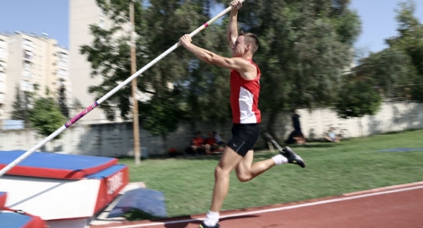 Türkiye'nin Bubka'sı olmak istiyor