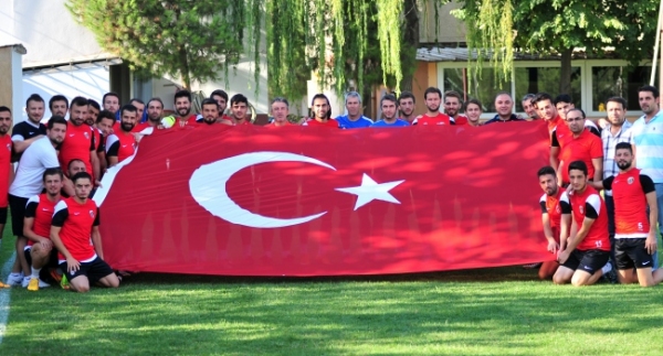 İnegölspor'dan şehitlere saygı