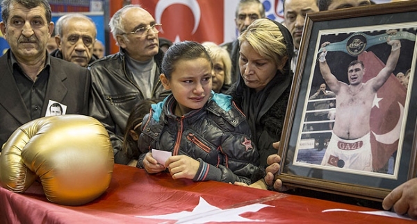 Sinan Şamil Sam son yolculuğuna uğurlanıyor