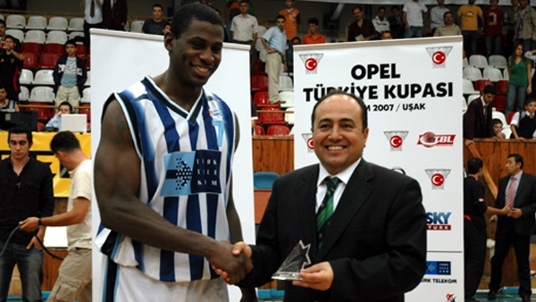 Michael Wright evinde ölü bulundu..