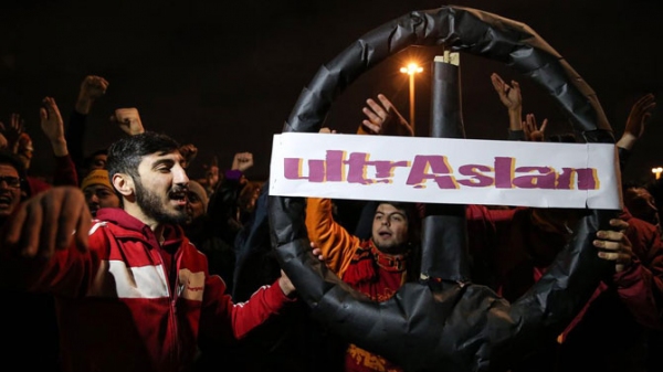 G.Saray taraftarı, TBF'yi protesto etti