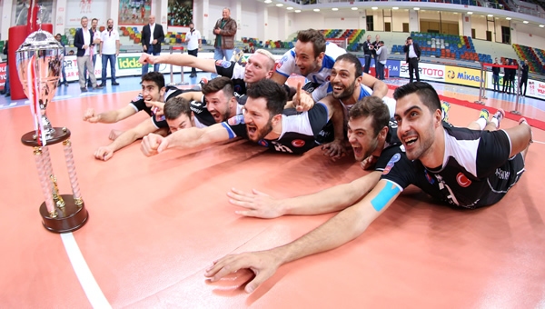 Halkbank, İtalyanlarla Play-off mücadelesinde