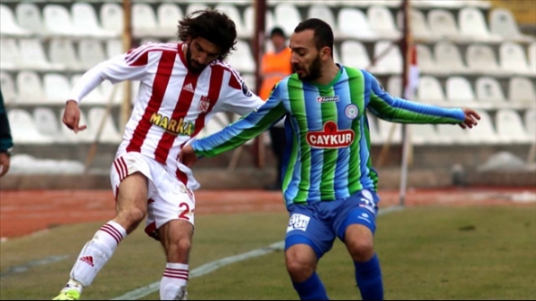 Sivasspor’da Burhan Eşer sakatlandı