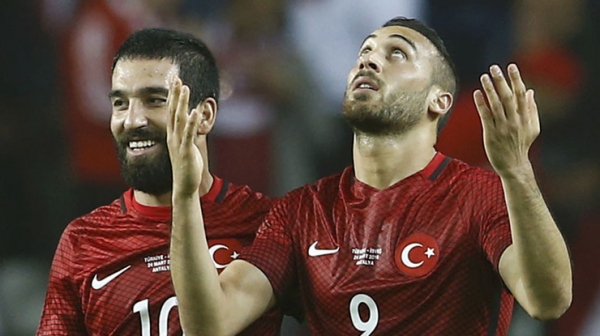 Cenk Tosun: "Attığım gollere sevinemiyorum"